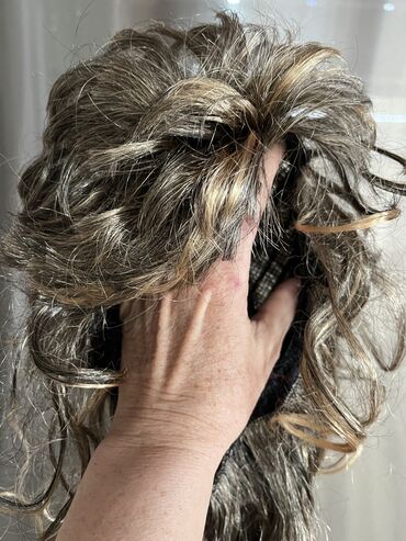 Карнавальные костюмы: Парики для Новогодних праздников и разных торжеств- женские разных — 12