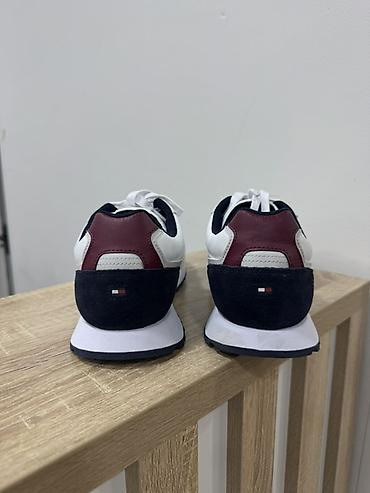 kutya: Мужские кроссовки, 43, Tommy Hilfiger, Новый, цвет - Белый, Самовывоз — 2