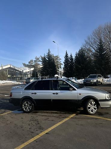 Volkswagen: Volkswagen Passat: 1990 г., 1.8 л, Механика, Бензин, Седан — 4