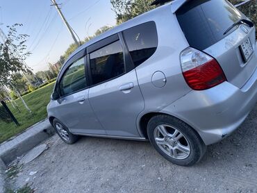 домкрат для машины цена: Honda Fit (кузов GD) — компактный 5‑дверный хэтчбек серебристого