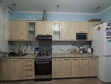 silver kitchen: Кухонный гарнитур в сканди-стиле с фасадами под светлое дерево и — 1