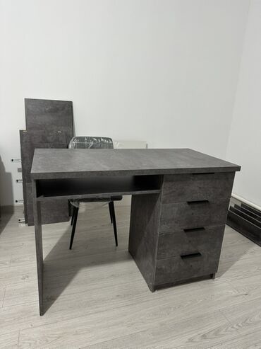 шкаф для документов со стеклом: Компьютерный стол, С полками