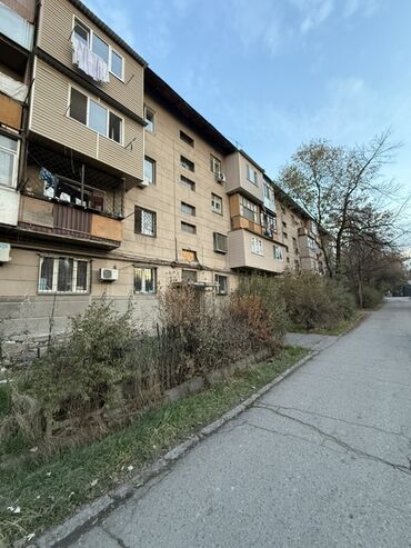 токмок квартира на долгий срок: 1 комната, 30 м², Индивидуалка, 3 этаж, Старый ремонт