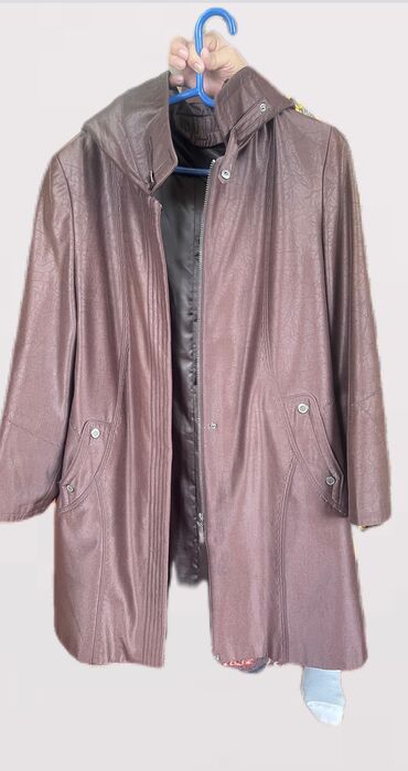 куртки для женщин: Плащ, Классическая модель, Двубортная модель, Водонепроницаемая модель, 5XL (EU 50)