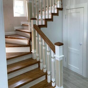 шкафчик в ванну: Агач тепкичи Жеке менчик үй үчүн, Кепилдиги, Жыгачтын туру: Эмен, Тепкичтин формасы: Көп марштуу, Стиль: Классикалык