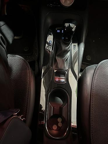 Toyota: Toyota Corolla: 2022 г., 1.8 л, Вариатор, Гибрид, Седан — 8