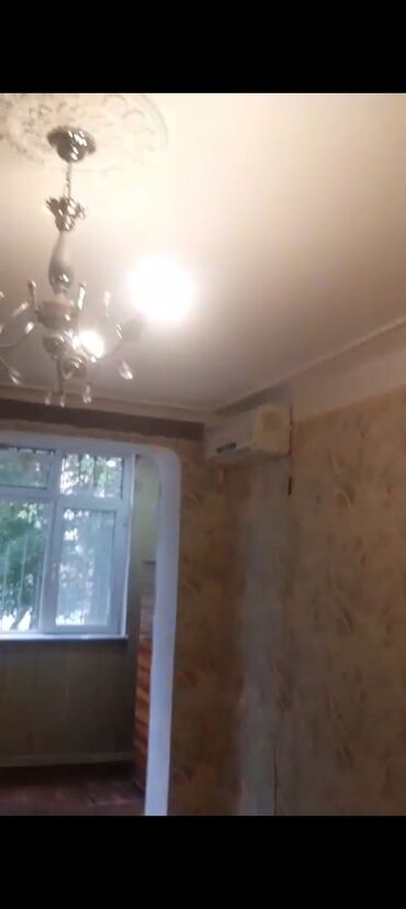 Uzunmüddətli kirayə mənzillər: Qara. Qarayevdə 145 məktəbə yaxın 1otaq kirayyə verilir 450azn ofis — 3