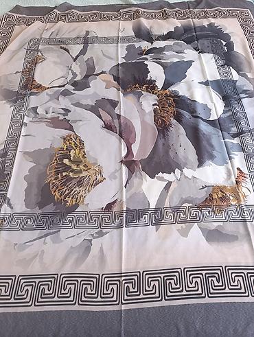 Шарфы, палантины: Шелковый платок с узором. Отличается изысканным дизайном с — 8