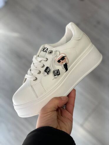 air jordan 1 cena: Karl Lagerfeld patike sa platformom bele

Novo
Brojevi 36 do 41