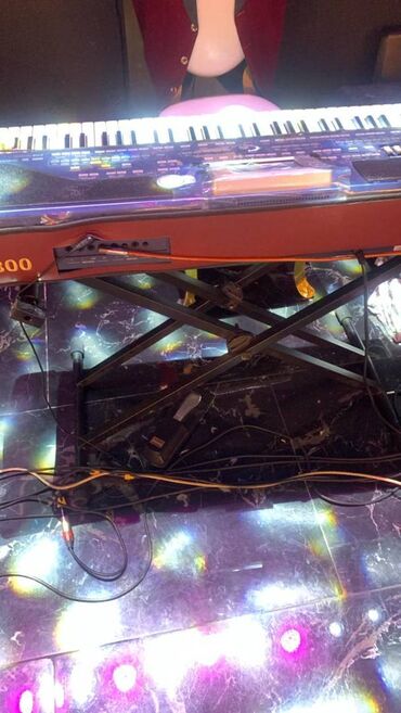 Midi-klaviaturalar: Korg pa 800 128 ram 603 versiya yaxwi veziyyatdedi isdeyen olsa elaqe