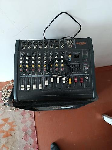Səs avadanlığı: Mistuba audio mikser/pult - Model: Mistuba powered mixer (üst paneldə — 1