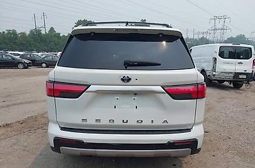 sequia: Toyota Sequoia: 2023 г., 3.4 л, Автомат, Гибрид, Внедорожник — 10