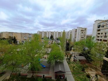 bakıxanov qəsəbəsində mənzil: Bakı, Bakıxanov qəs., 3 otaqlı, Köhnə tikili, 80 kv. m