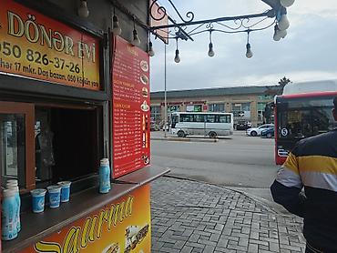 simit arabası: Hazir biznes .Siftaforun alti herkesin toplasdiqi gedis gelisi yer — 2