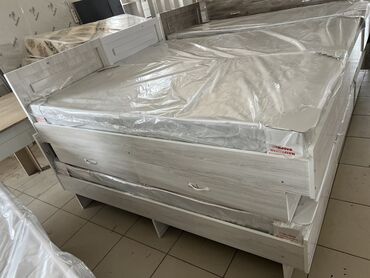 двух яростный кровати: Односпальная Кровать, Новый