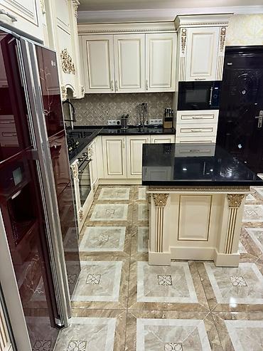 Долгосрочная аренда домов: 186 м², 5 комнат, Парковка, Балкон застеклен, Бассейн — 6