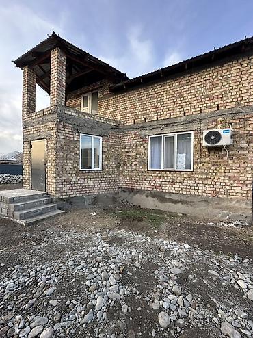 Продажа коттеджей и домов: Продается новый двухэтажный кирпичный дом,на участке 8 соток. Площадь — 3