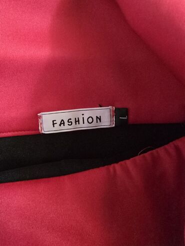 Вечерние платья: Сезон корпоративных вечеринок начался в связи с этим распродают свои — 9