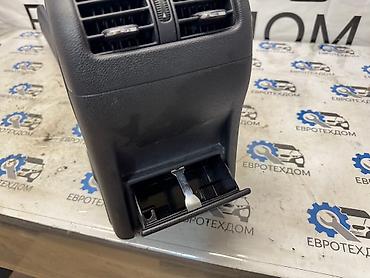 Другие детали салона: Центральная консоль Mercedes Benz C-Class W203 M273 2005 Контрактный — 8