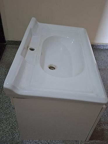 hamam skafi: Hamam üçün asma dolablı lavabo satılır. Təzə kimidir, heç bir prablemi — 3