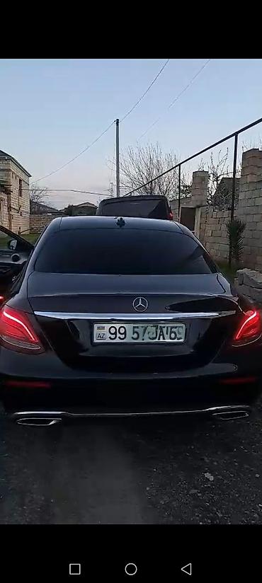 Mercedes-Benz: Mercedes-Benz E-Class: 2 l | 2017 il Sedan — 1