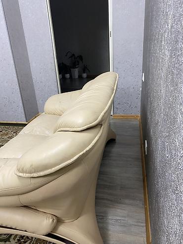 Прямые диваны: Прямой диван, Б/у — 5