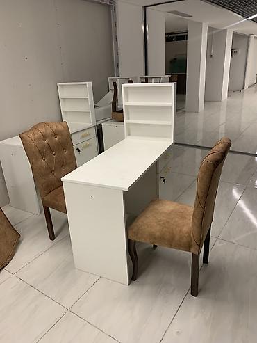 Sifarişlə manikür masaları: Düz masa, Siyirməli, Polkalı, Parlaq laminat — 1