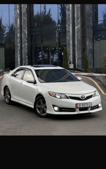 полик для багажа: Toyota Camry: 2012 г., 2.5 л, Автомат, Бензин, Седан