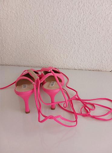 guess cipele salonke: Nove salonke, veličina 39. Unutrasnje gaziste 25cm. - Model: špic — 5