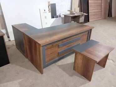 Ofis və oyun kresloları: Yeni, Təkərli, Qolları tənzimlənir, Dəri — 18