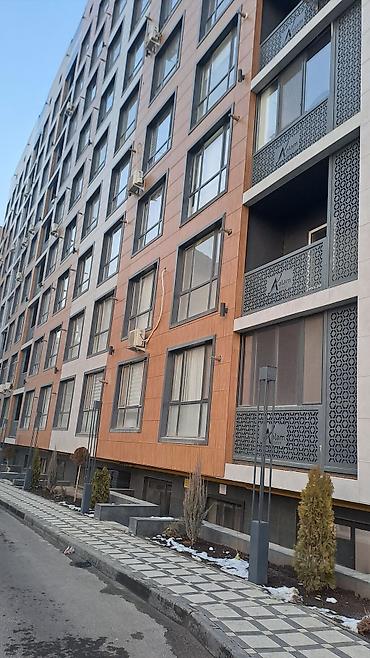 Продажа помещений свободного назначения: Продаю коммерческое цокольное помещение 3х комнатную 68кв.м на первой — 1