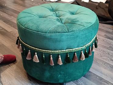 Пуфики: Элегантная банкетка прямоугольной формы, обтянутая мягкой тканью — 37