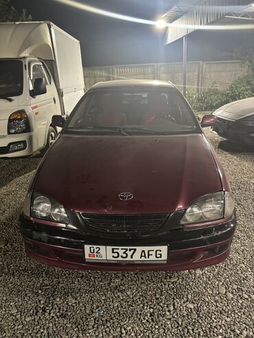 Toyota: Toyota Avensis: 1999 г., 1.6 л, Механика, Бензин, Седан