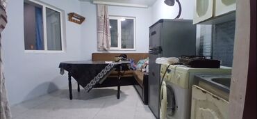 Uzunmüddətli kirayə mənzillər: Kirayə verilir: 1 otaqlı evi işdiyən yada tələbə Oğlanlara verilir üç — 2