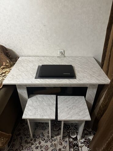 посуда фарфор: Ашкана үстөлү жана отургуч, түсү - Боз lalafo.kg да посуда фарфор: Ашкана үстөлү жана отургуч, түсү - Боз