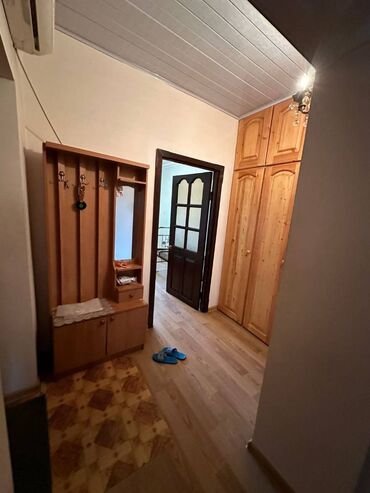 Uzunmüddətli kirayə mənzillər: Mənzil kirayə verilir. 3 otaq. Əmircan qəsəbəsində 5 mərtəbəli evin — 10