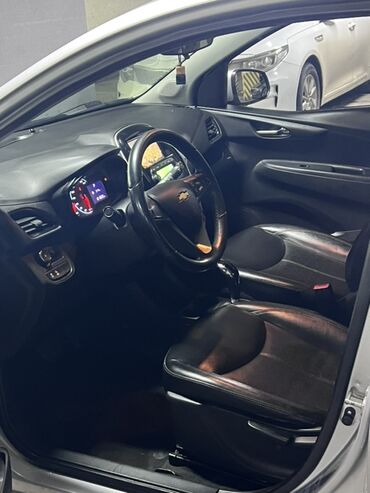 Chevrolet: Chevrolet Spark: 2017 г., 1 л, Вариатор, Бензин, Хэтчбэк — 7