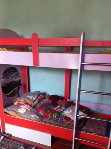 Детские кровати: Двухъярусная кровать, Для девочки, Б/у