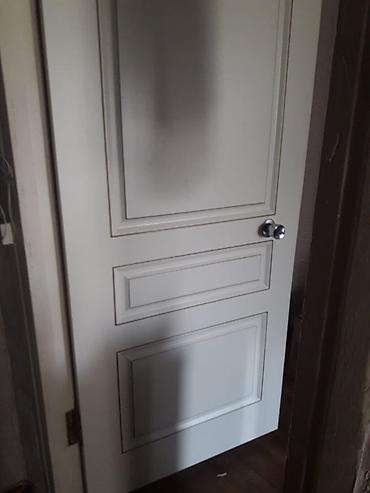 mdf panel: Ağ rəngdə klassik dizaynlı daxili otaq qapısı. Xüsusiyyətlər: - — 1