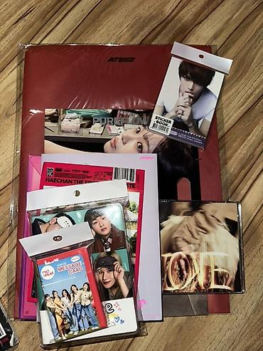 adidas torba satchel: K‑pop set: magazini, albumi, stikeri i sitni merch Prodajem svoje — 3
