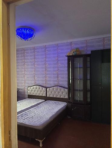 masallıda: Kirayə mənzil – 2 otaqlı Xüsusiyyətlər: - Geniş yataq otağı: taxta — 1