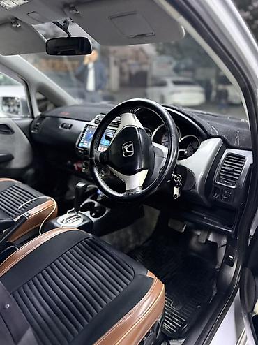 авто фреон: Honda Fit: 2004 г., Автомат, Бензин, Хэтчбэк — 3