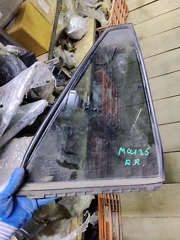 Треугольное стекло задней правой двери (форточка) для Toyota
