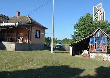 Kuće na prodaju: NA PRODAJU! Seosko domaćinstvo u Sovljaku kod Uba! Površina kuće — 9