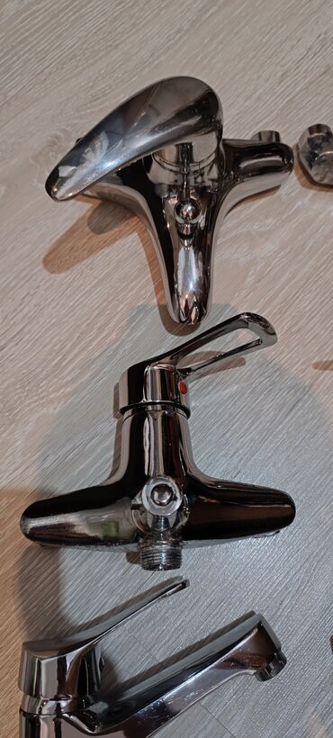 Su qızdırıcı kranlar: Smistitellər. Mətbəx, hamam, axtafa, moydadır, tulpan, djakuzi üçün 5 — 3