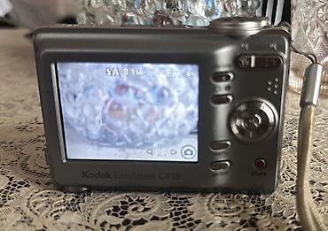 duymə tikən: Kodak EasyShare C813 rəqəmsal fotoaparat - 8.1 MP həlli (ekranda — 3