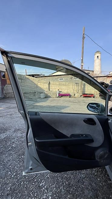 jak авто: Honda Fit: 2002 г., 1.3 л, Автомат, Бензин, Хэтчбэк — 9
