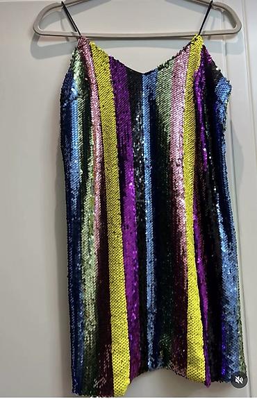 Dəstlər, kostyumlar: Məhsul: Qadın geyimləri və mebel 1) Parıltılı iki hissəli dəst - — 4