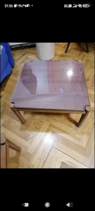 Stolovi: Sto manji drvenii lep nepohaban. Oko prečnik 65/65 vis oko 37
 Mirjevo — 17