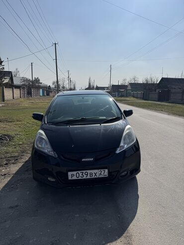 срочно сатылат машина: Honda Fit: 2012 г., 1.3 л, Вариатор, Гибрид, Хэтчбэк